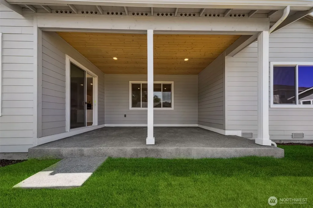 936 Lucas Avenue Buckley WA 98321