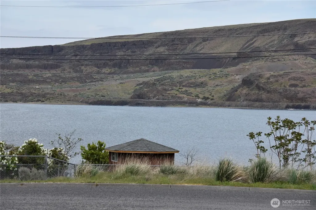 330 N Juniper Street Soap Lake WA 98851