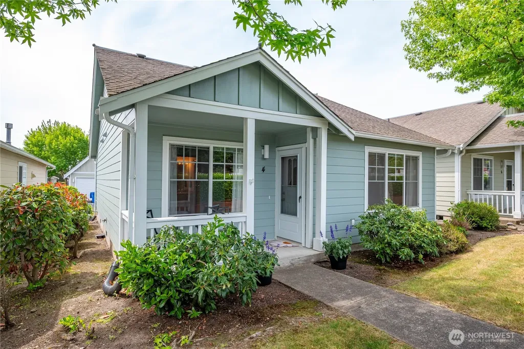 161 W Whidbey Avenue Oak Harbor WA 98277