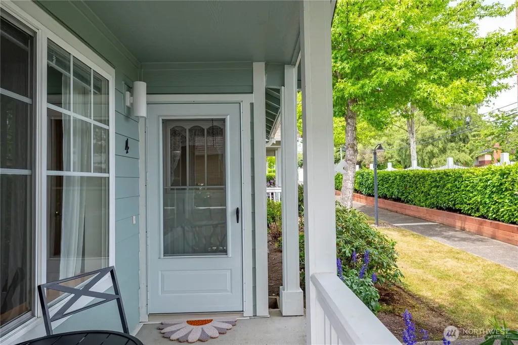161 W Whidbey Avenue Oak Harbor WA 98277