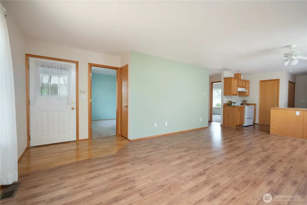 161 W Whidbey Avenue Oak Harbor WA 98277