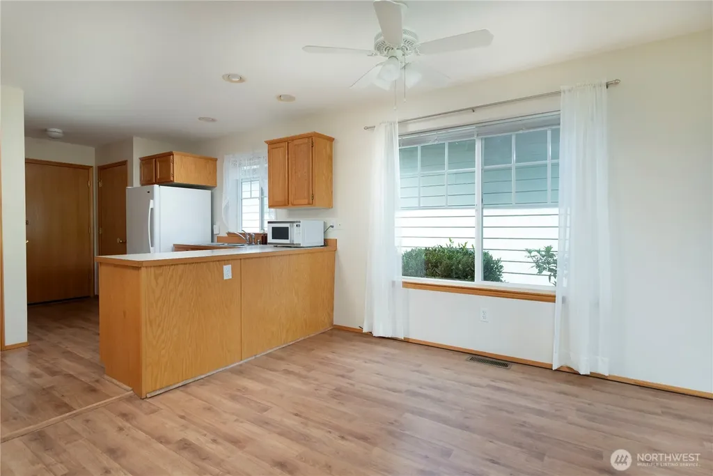 161 W Whidbey Avenue Oak Harbor WA 98277