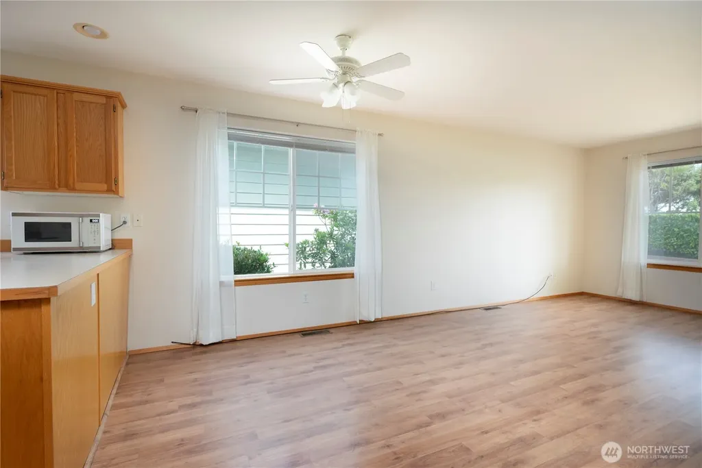 161 W Whidbey Avenue Oak Harbor WA 98277