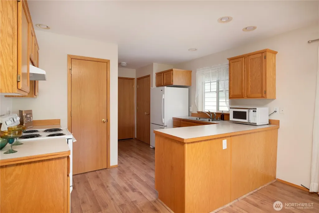 161 W Whidbey Avenue Oak Harbor WA 98277