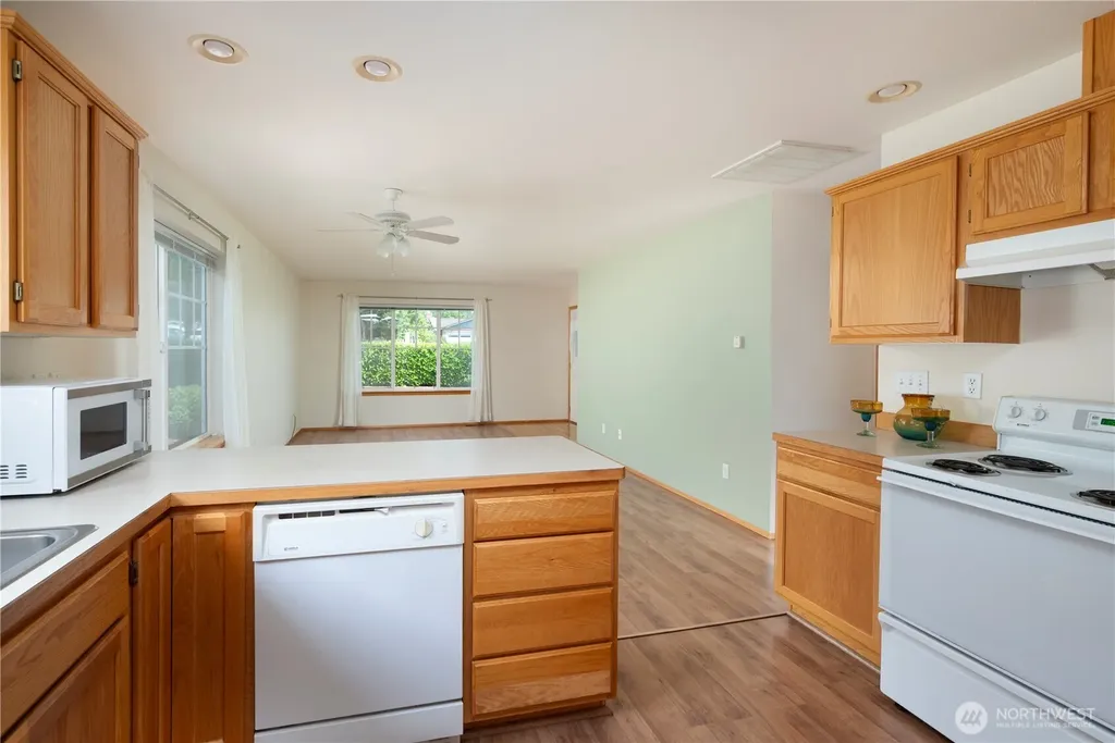161 W Whidbey Avenue Oak Harbor WA 98277