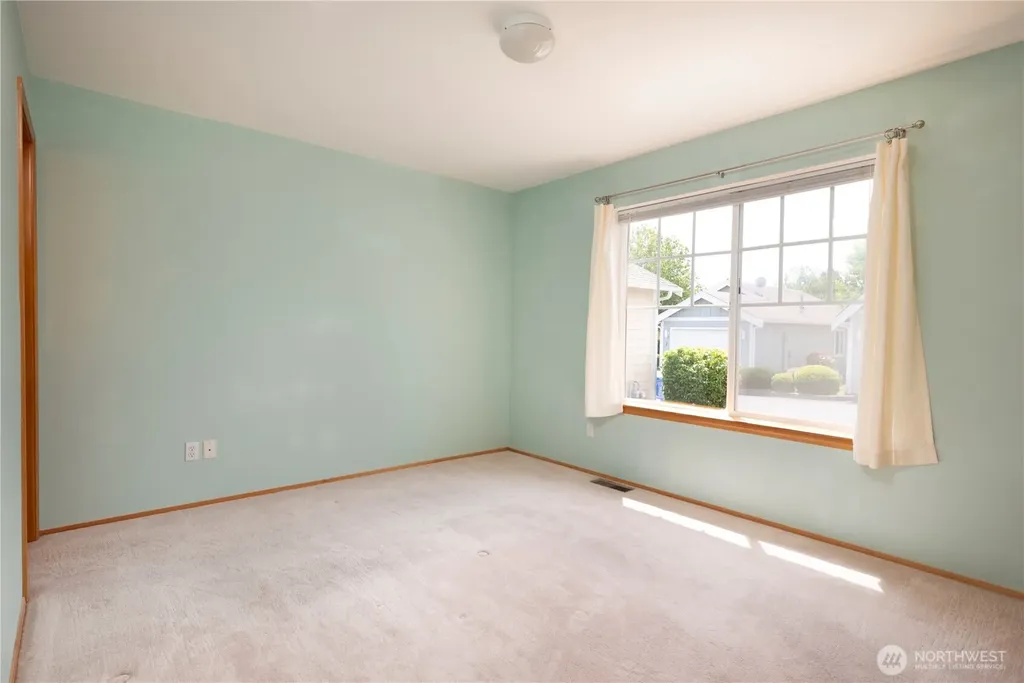 161 W Whidbey Avenue Oak Harbor WA 98277