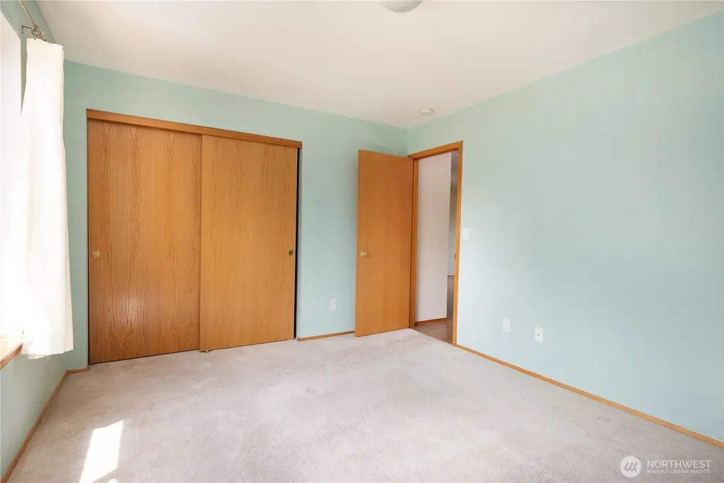 161 W Whidbey Avenue Oak Harbor WA 98277