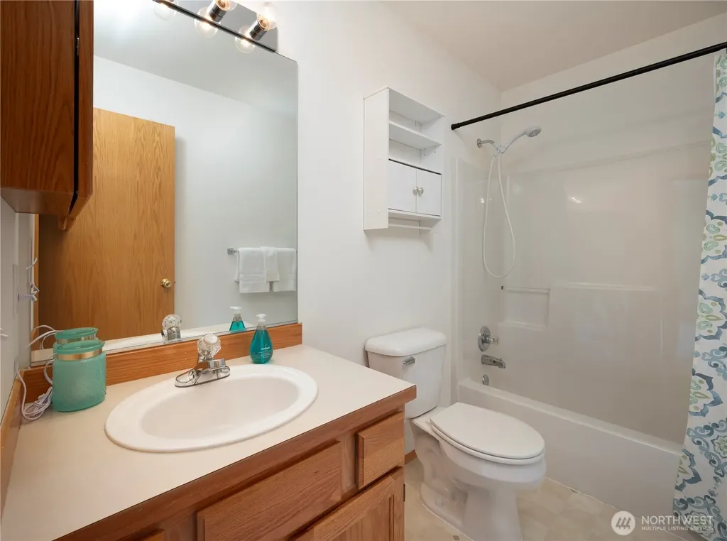 161 W Whidbey Avenue Oak Harbor WA 98277