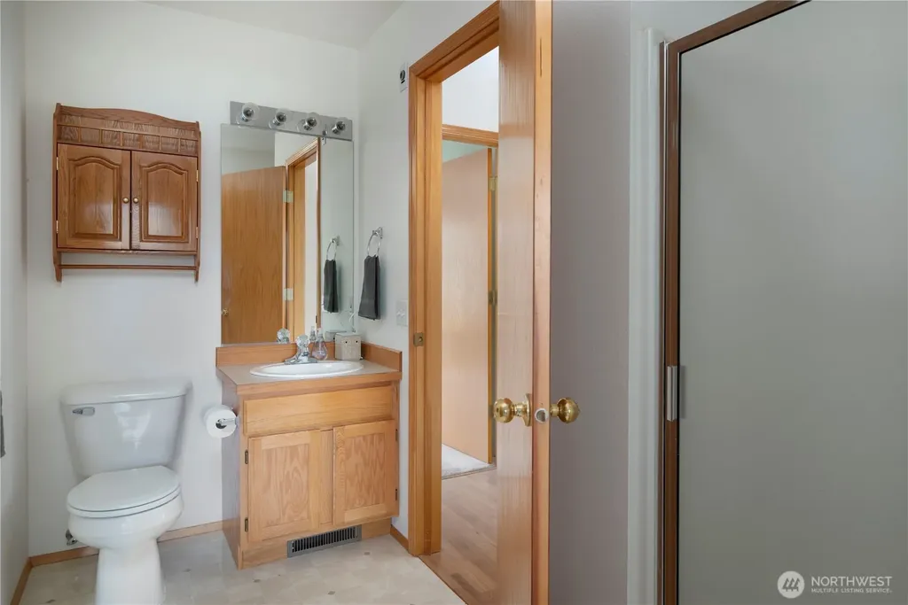 161 W Whidbey Avenue Oak Harbor WA 98277