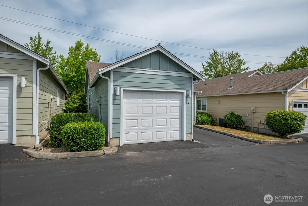 161 W Whidbey Avenue Oak Harbor WA 98277