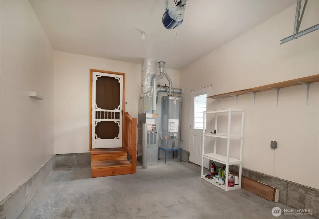 161 W Whidbey Avenue Oak Harbor WA 98277