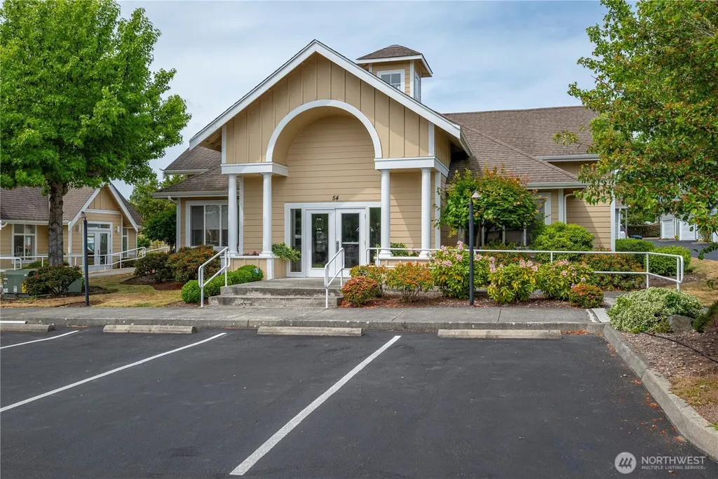161 W Whidbey Avenue Oak Harbor WA 98277