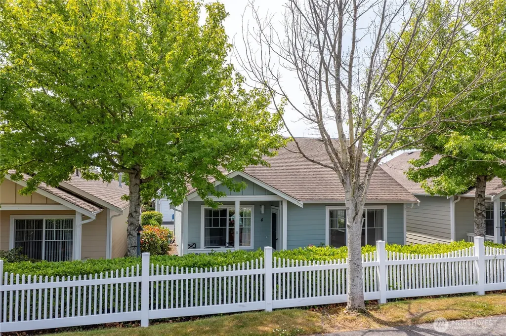 161 W Whidbey Avenue Oak Harbor WA 98277