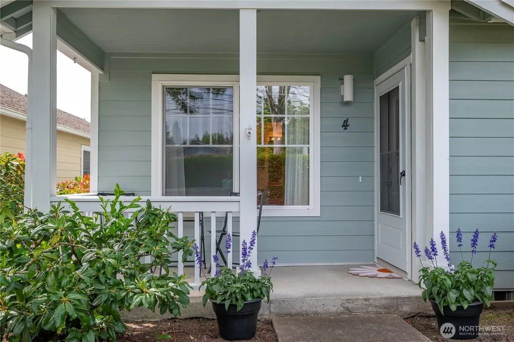 161 W Whidbey Avenue Oak Harbor WA 98277