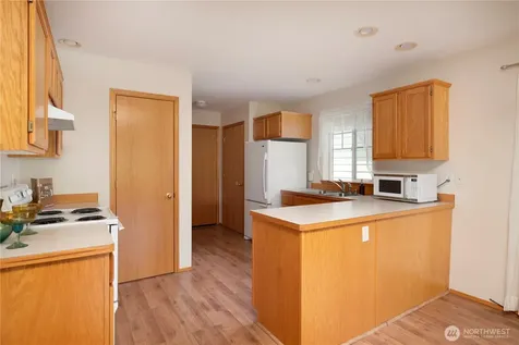 161 W Whidbey Avenue Oak Harbor WA 98277