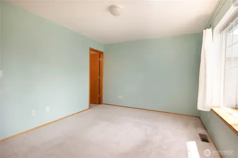 161 W Whidbey Avenue Oak Harbor WA 98277