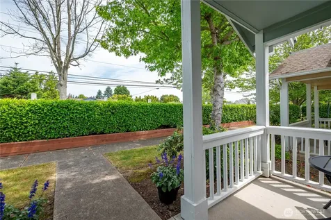 161 W Whidbey Avenue Oak Harbor WA 98277