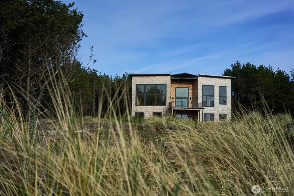 27208 J Lane Ocean Park WA 98640