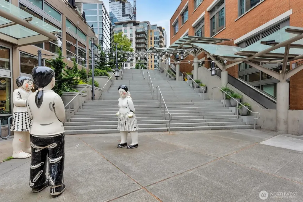 900 Lenora Street Seattle WA 98121