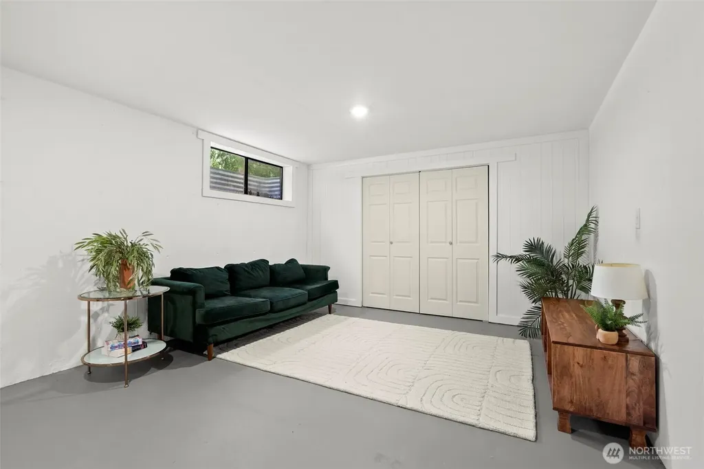 270 Puget Loop Port Ludlow WA 98365