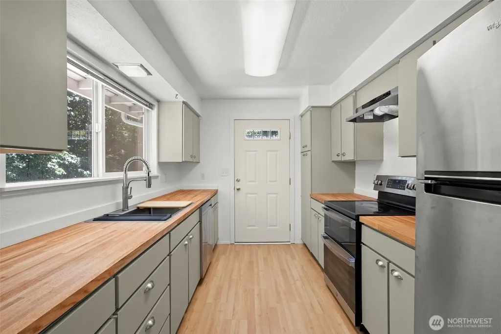 270 Puget Loop Port Ludlow WA 98365
