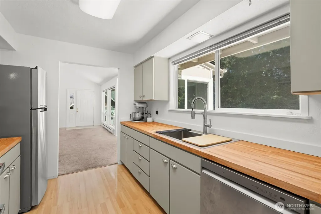 270 Puget Loop Port Ludlow WA 98365