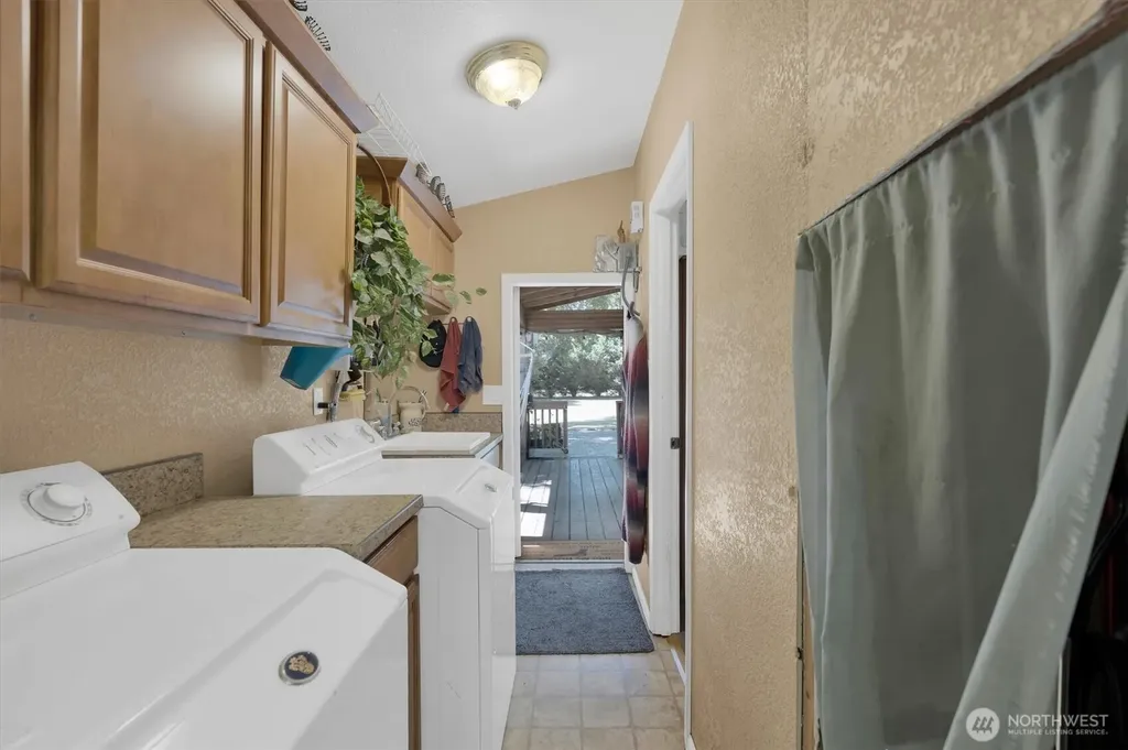 10025 NE Ward Road Brush Prairie WA 98606