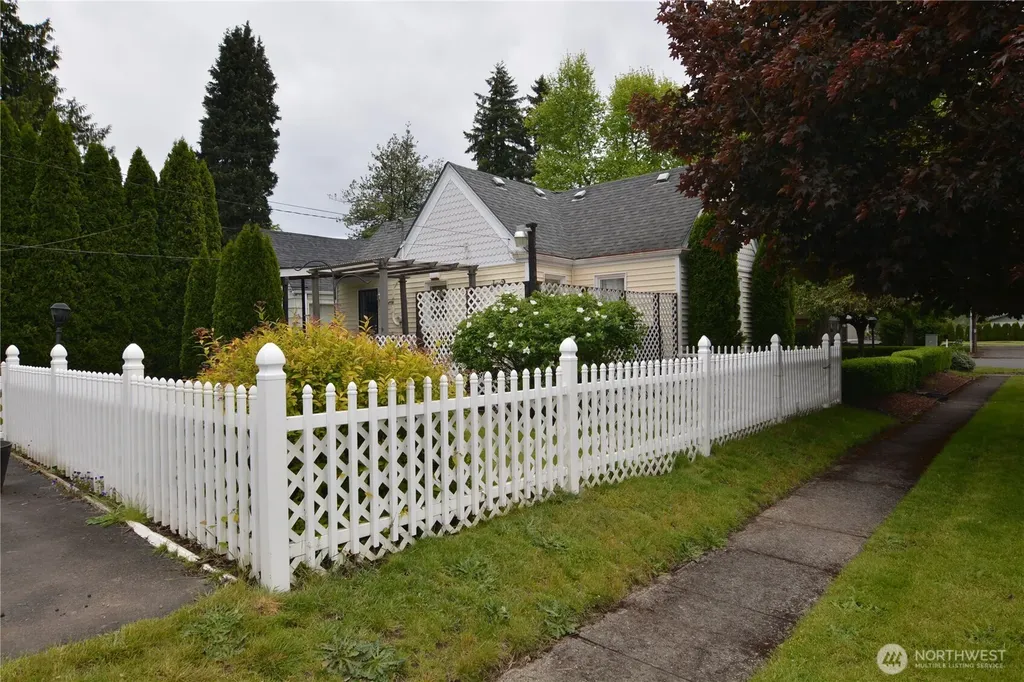 1605 7th Avenue Longview WA 98632