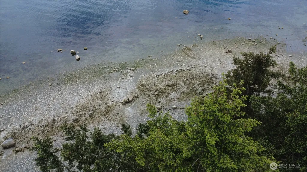 17 Gedney Way Hat Island WA 98206
