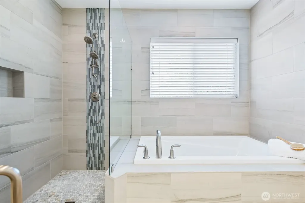 9827 NE 20th Street Bellevue WA 98004