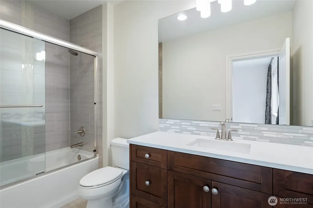 9827 NE 20th Street Bellevue WA 98004