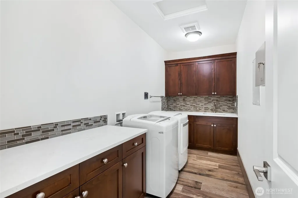 9827 NE 20th Street Bellevue WA 98004