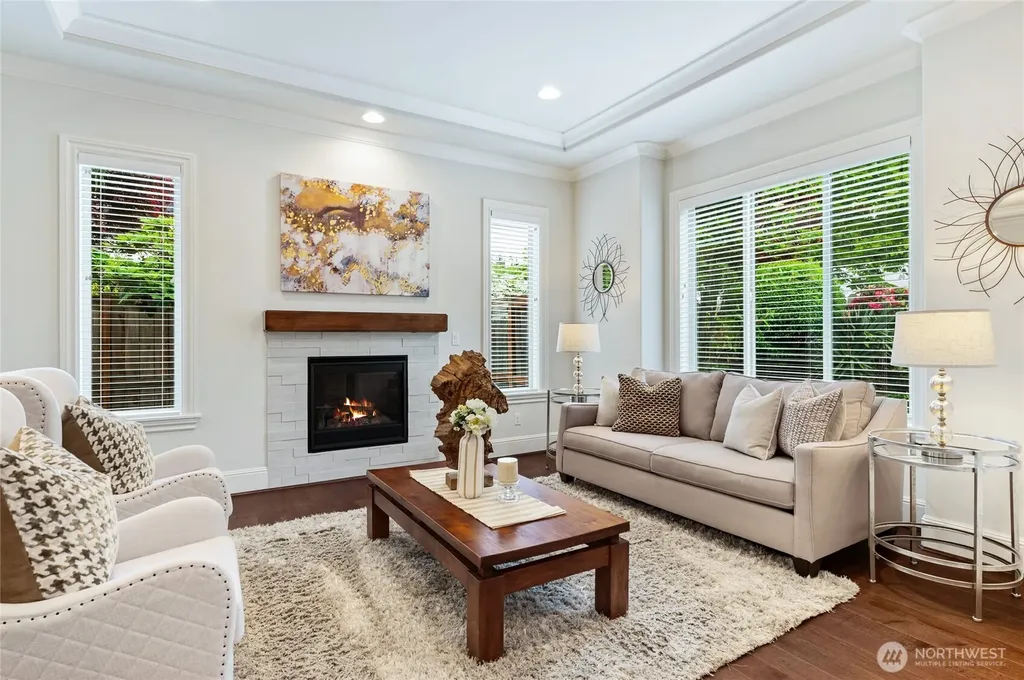 9827 NE 20th Street Bellevue WA 98004