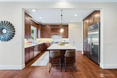 9827 NE 20th Street Bellevue WA 98004