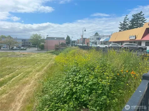 945 SE Pioneer Way Oak Harbor WA 98277