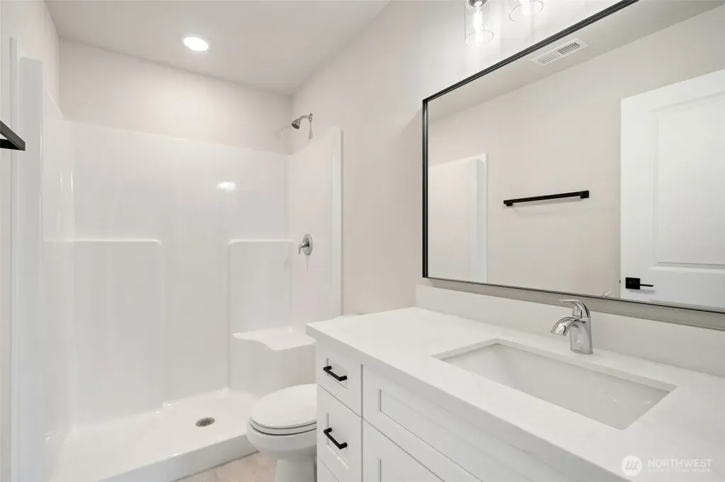 669 W Hendrickson Sequim WA 98382