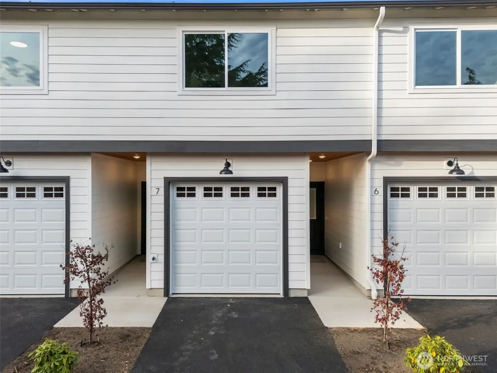 669 W Hendrickson Sequim WA 98382