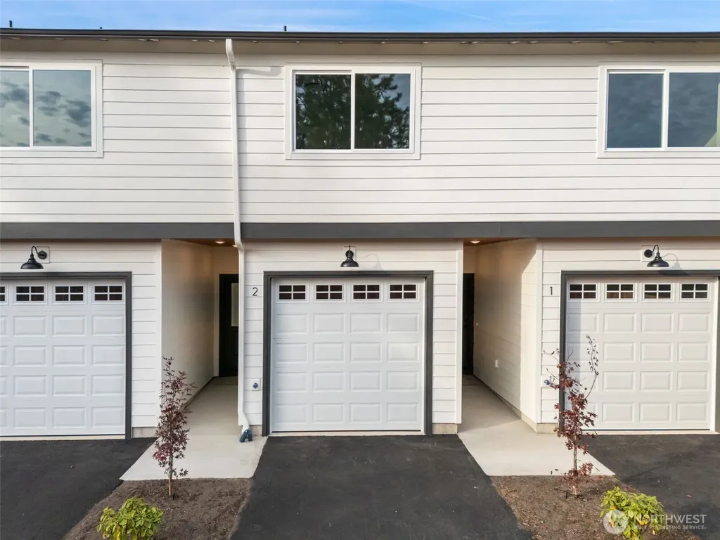 669 W Hendrickson Sequim WA 98382