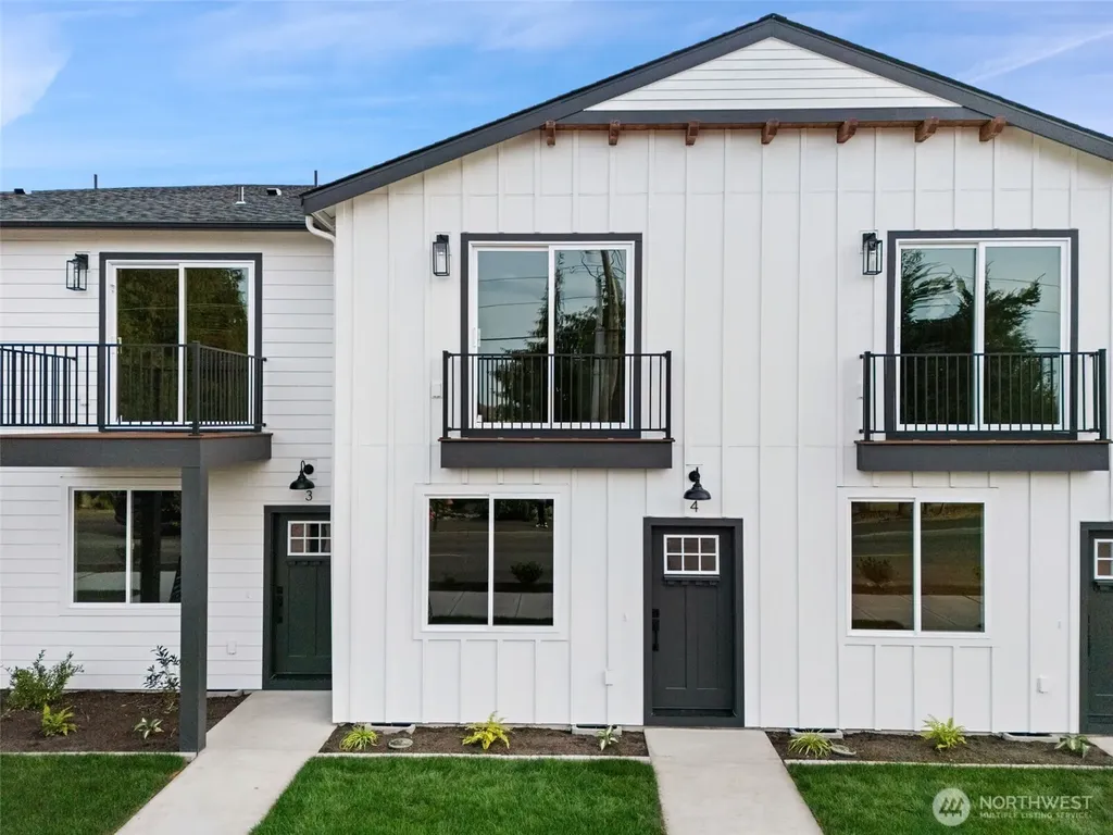 669 W Hendrickson Sequim WA 98382