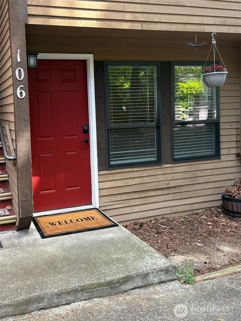 1101 SW Harrier Circle Oak Harbor WA 98277