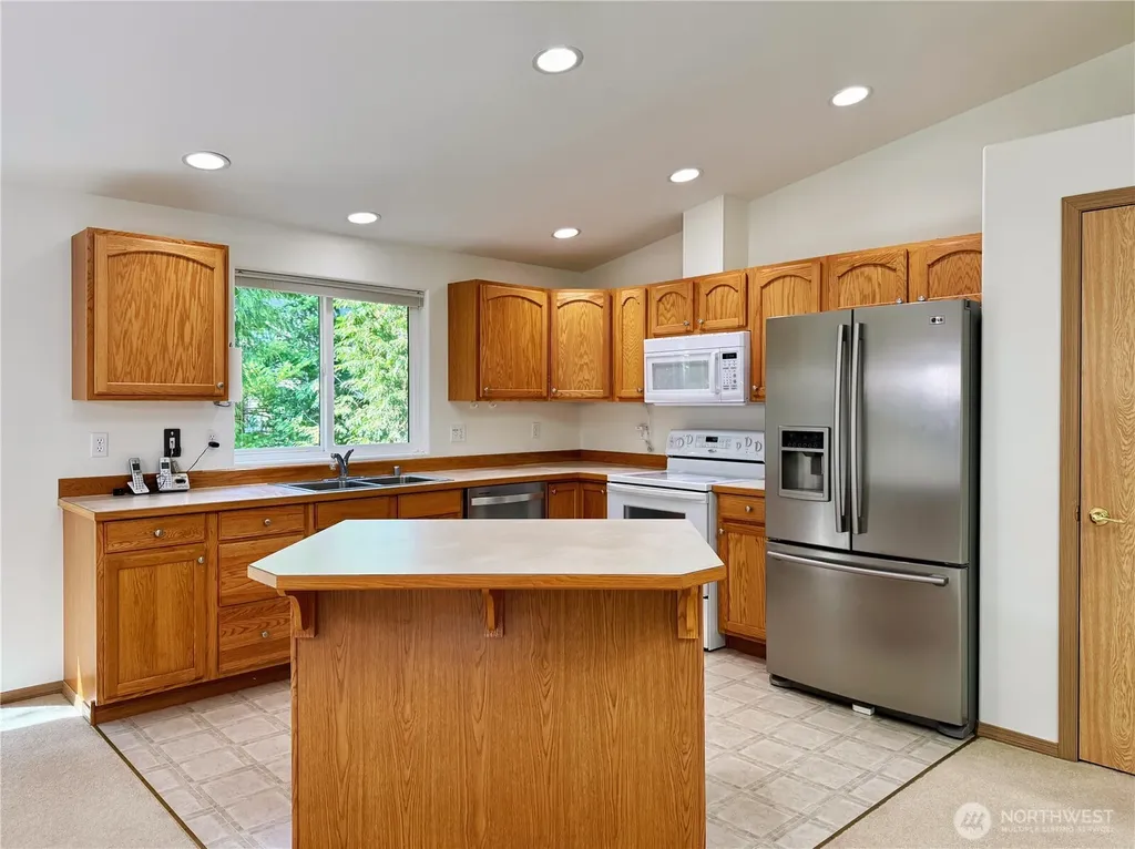 301 Pointes Drive E Shelton WA 98584