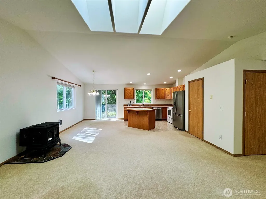 301 Pointes Drive E Shelton WA 98584