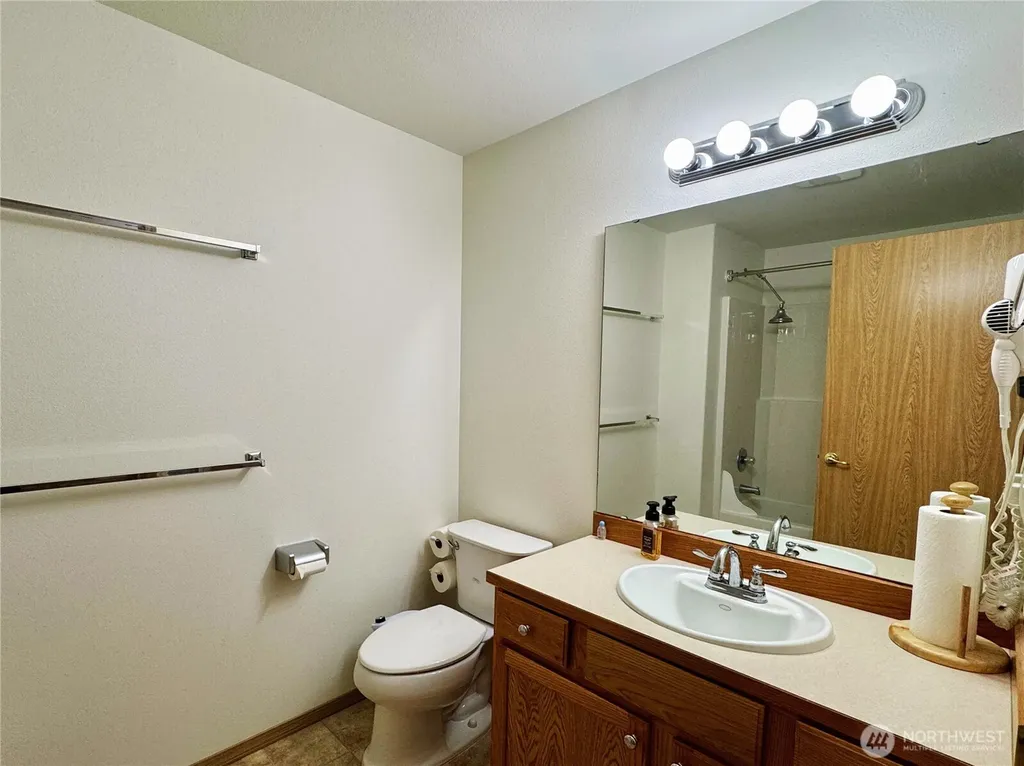 301 Pointes Drive E Shelton WA 98584