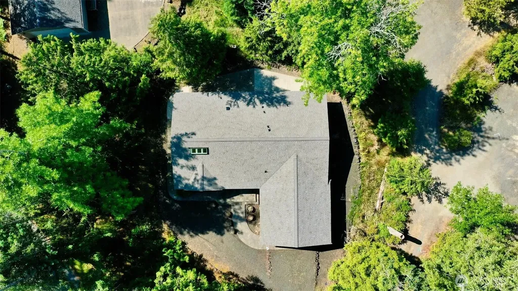 301 Pointes Drive E Shelton WA 98584