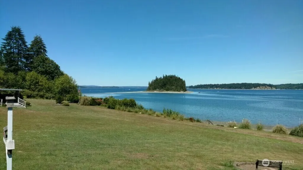 301 Pointes Drive E Shelton WA 98584