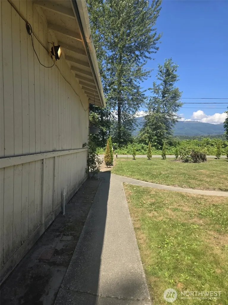 35274 Shangri-la Drive Sedro Woolley WA 98284