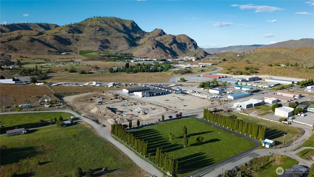 73 E Shop Avenue Chelan WA 98816