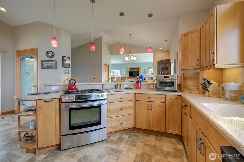 272 Sand Dune Avenue NW Ocean Shores WA 98569