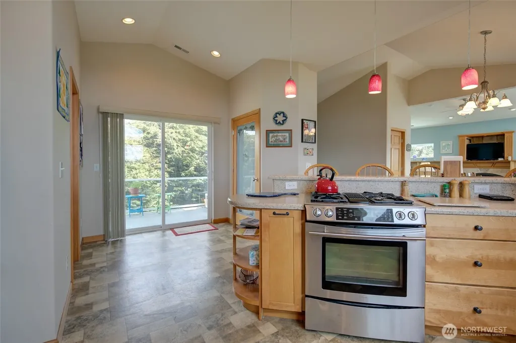 272 Sand Dune Avenue NW Ocean Shores WA 98569