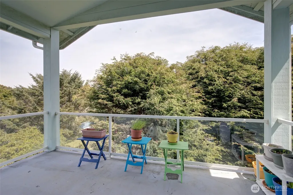 272 Sand Dune Avenue NW Ocean Shores WA 98569